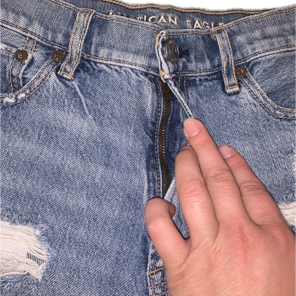 American Eagle Outfitters 90s Boyfriend Denim Shorts Blue Distressed Jean 8 Mom - Picture 2 of 14
